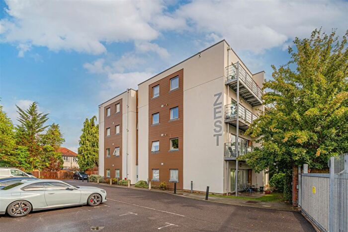 2 Bedroom Flat For Sale In Church Street, London, N9