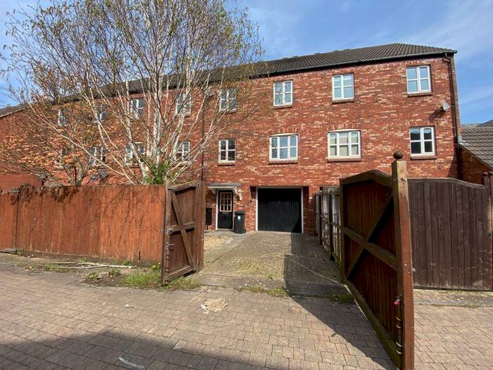 4 Bedroom Detached House To Rent In Star Avenue, Bristol, BS34