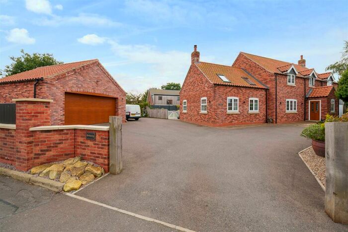 4 Bedroom Detached House For Sale In Station Road, Legbourne, Louth, LN11