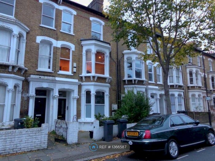 3 Bedroom Flat To Rent In Kellett Road, London, SW2