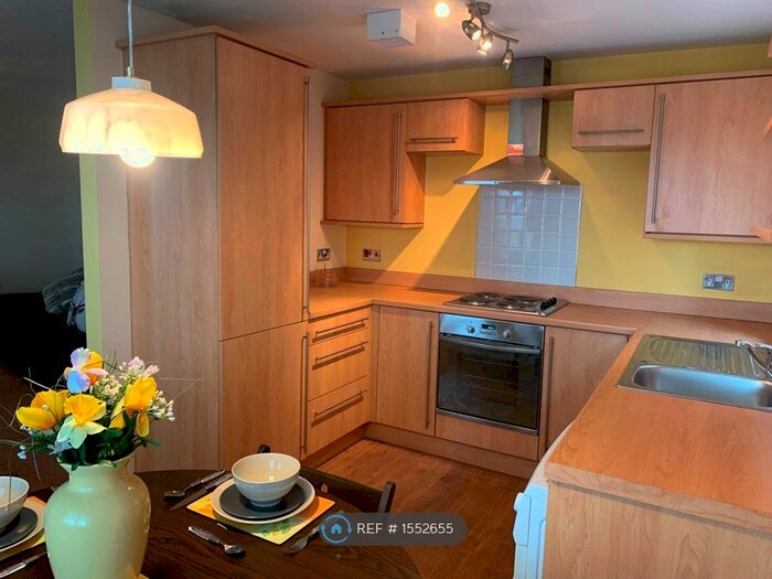 2 Bedroom Flat To Rent In Grangefield Court, Doncaster, DN4