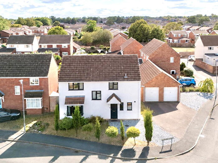 4 Bedroom Detached House For Sale In Van Dyke Place, St Ives, PE27
