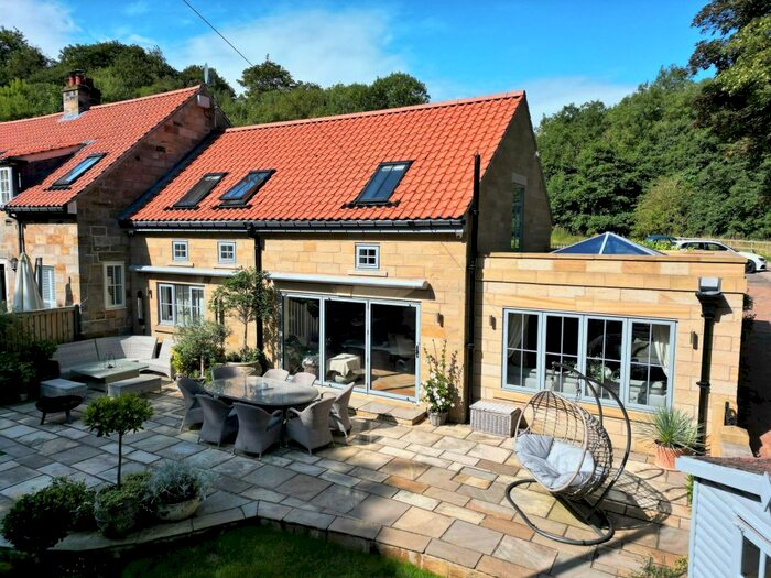 3 Bedroom Cottage For Sale In Raithwaite, Whitby, YO21