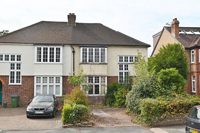 3 Bedroom Semi-Detached House For Sale In Broad Lane, Hampton, TW12