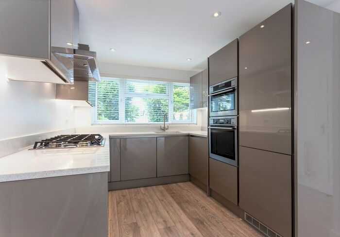 4 Bedroom Town House To Rent In Mount Pleasant Road, London, W5