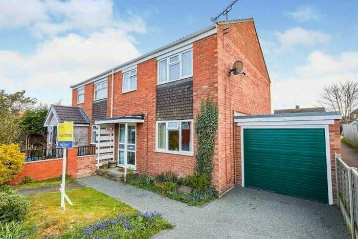 3 Bedroom Property To Rent In Orchard Close, Swadlincote, DE12