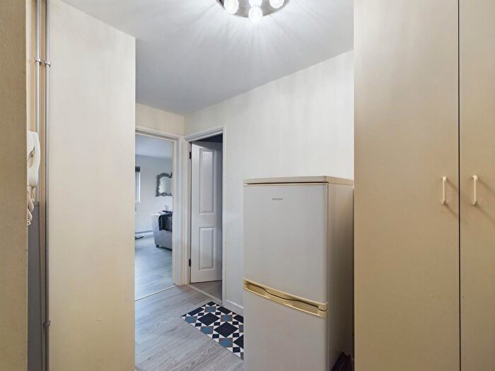 1 Bedroom Flat For Sale In Blackswarth Road, St. George, Bristol, BS5