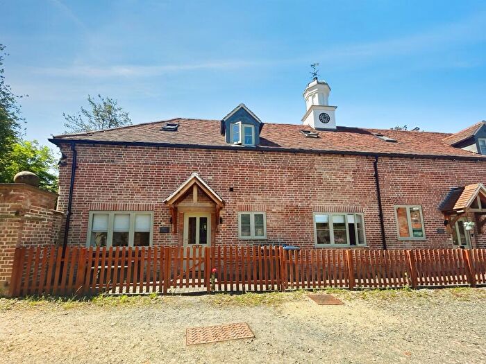 3 Bedroom Character Property For Sale In Stratford Road, Wellesbourne, Warwick, CV35
