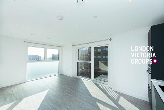 2 Bedroom Flat To Rent In Jargonelle House, Pavana Square, Brentford, TW8