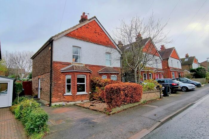 2 Bedroom Property To Rent In Sunny Bank, Warlingham CR6