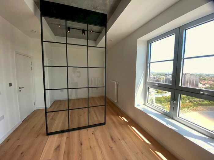 Studio To Rent In Goodluck Hope Walk, London, E14