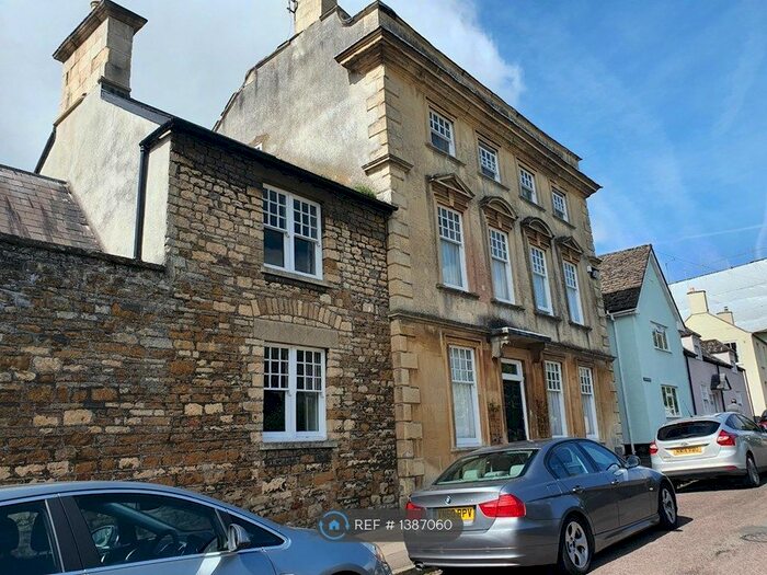 2 Bedroom Flat To Rent In Lyley House, Wotton-Under-Edge, GL12