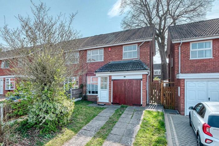 3 Bedroom Semi-Detached House For Sale In Flaxley Close, Redditch, B98