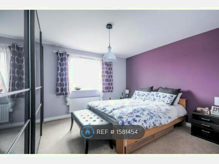 4 Bedroom Terraced House To Rent In Buttercup Avenue, St. Neots, PE19