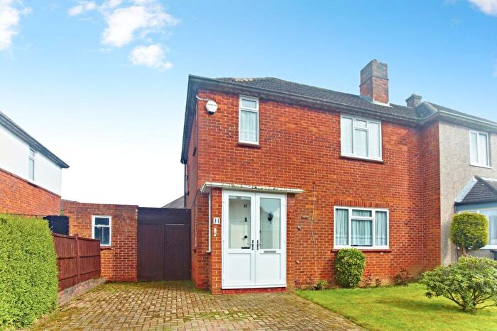 3 Bedroom Semi Detached House For Sale In Wentworth Way, South Croydon, Surrey, CR2