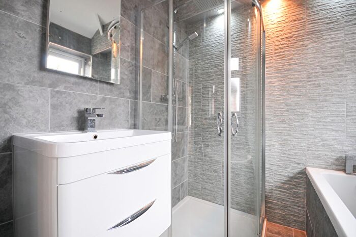 3 Bedroom Town House For Sale In Ashbourne Avenue, Cheadle, SK8