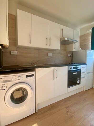 1 Bedroom Flat To Rent In Tollington Park, Finsbury Park, N4