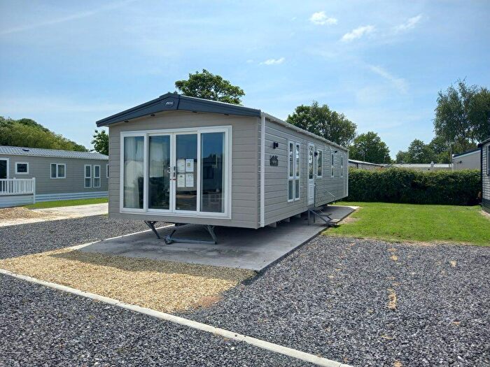 2 Bedroom Park Home For Sale In Willowgrove Leisure Park, FY6