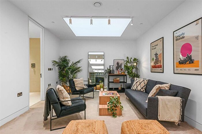 3 Bedroom Detached House To Rent In Bingham Place, London, W1U