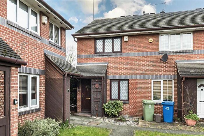 2 Bedroom House To Rent In Goodwin Close, Bermondsey, SE16