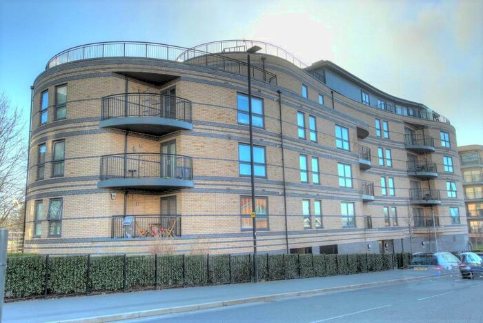 2 Bedroom Flat To Rent In Windsor Road, Slough, SL1