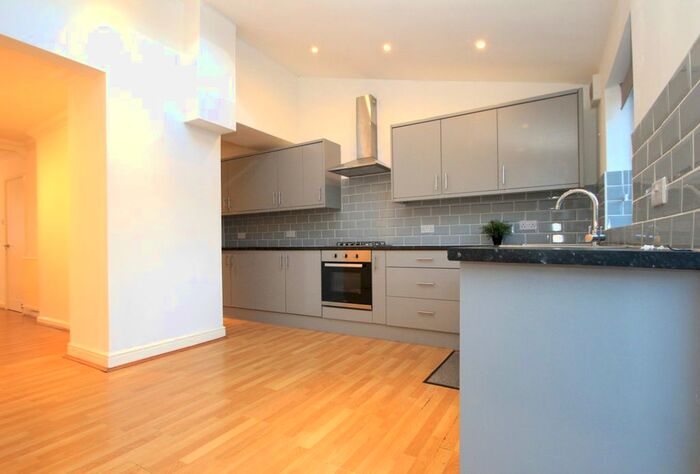 3 Bedroom Terraced House To Rent In Sunray Avenue, Surbiton, KT5