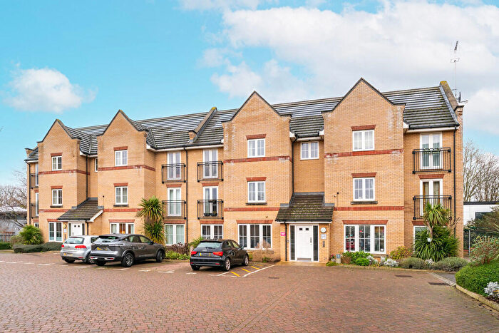 2 Bedroom Apartment For Sale In Grebe Court, Cambridge, CB5