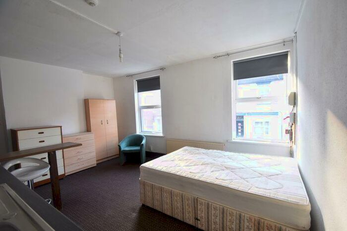 Studio To Rent In Stanley Street, Luton, LU1