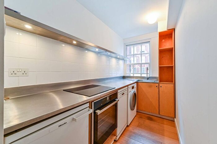 1 Bedroom Flat For Sale In Edgware Road, Hyde Park Estate, London, W2
