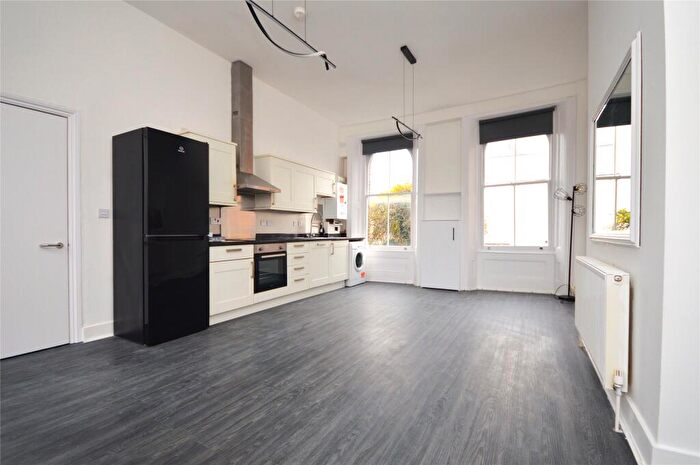 3 Bedroom Apartment To Rent In Cargreen Road, South Norwood, London, SE25