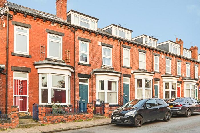 4 Bedroom Terraced House For Sale In Burley Lodge Road, Leeds, LS6