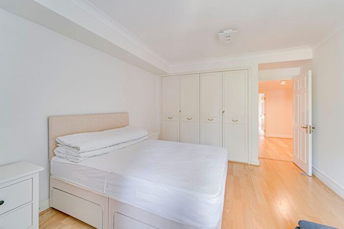 2 Bedroom Flat To Rent In Talbot Square, London, W2