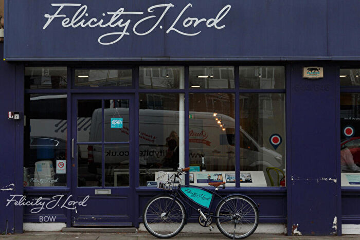 1 Bedroom Flat For Sale In Bow Road, London, E3