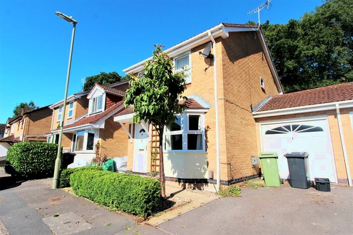 3 Bedroom Semi-Detached House To Rent In Sheppard Close, Waterlooville, PO8