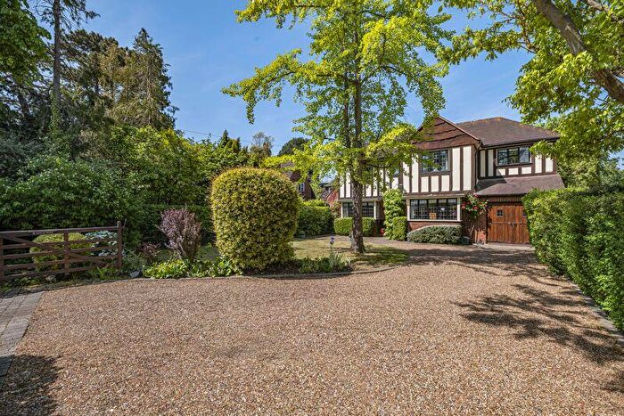 4 Bedroom Detached House For Sale In Wansunt Road, Bexley, DA5