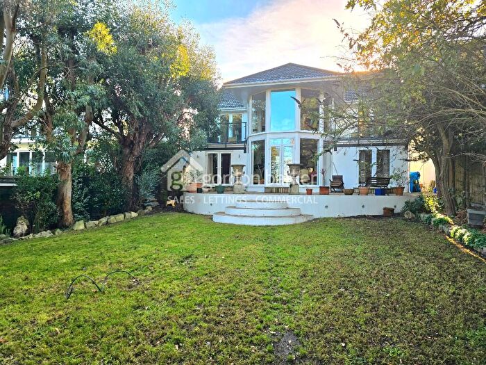 5 Bedroom Detached House For Sale In Feversham Avenue, Bournemouth, Dorset, BH8