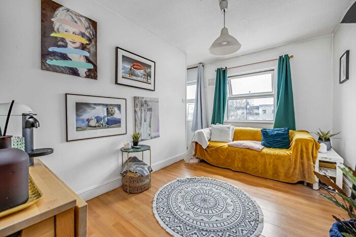 1 Bedroom Flat To Rent In Edgeley Lane, London, SW4