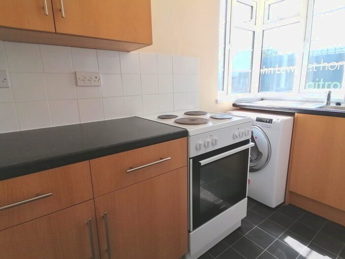 2 Bedroom Apartment To Rent In Bishopric Court, Horsham, RH12