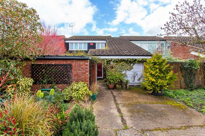 3 Bedroom Link Detached House To Rent In Riverside Close, Bridge, CT4