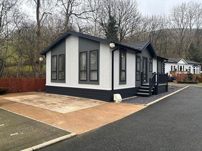 2 Bedroom Park Home For Sale In Ruthin, Wales, LL15