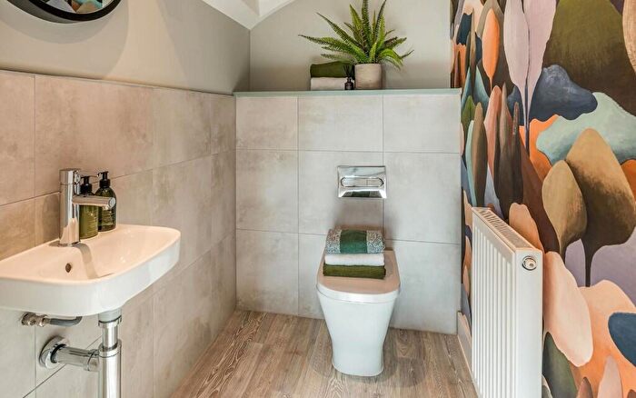 2 Bedroom Semi-Detached House For Sale In Ashby Road, Daventry, NN11
