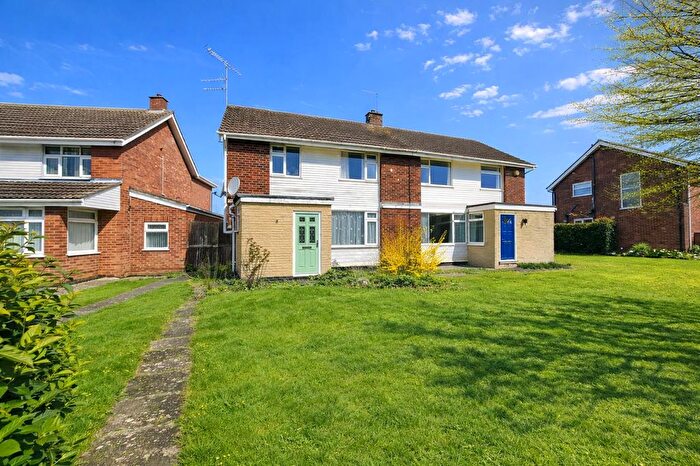 3 Bedroom Semi Detached House For Sale In Enfield Gardens, Peterborough, PE3