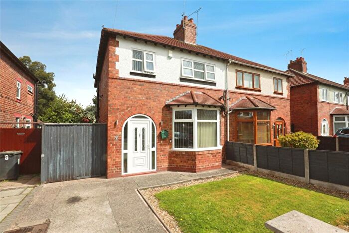 3 Bedroom Semi-Detached House For Sale In Jubilee Avenue, Crewe, Cheshire, CW2