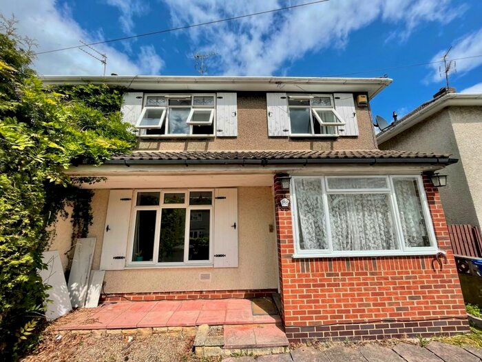 3 Bedroom Semi-Detached House To Rent In Greenwich Drive South, Mackworth, DE22