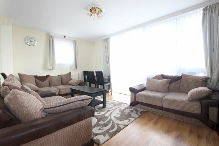 3 Bedroom Flat To Rent In Hall Tower, London, W2