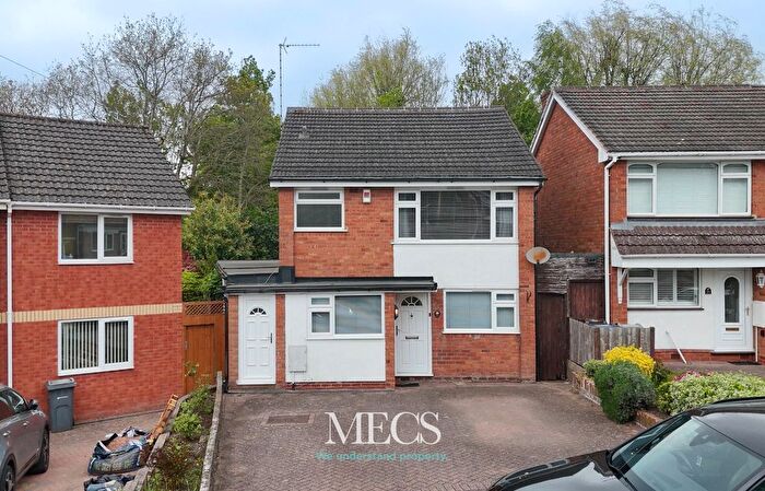 3 Bedroom Detached House For Sale In Copperbeech Close, Birmingham, West Midlands, B32