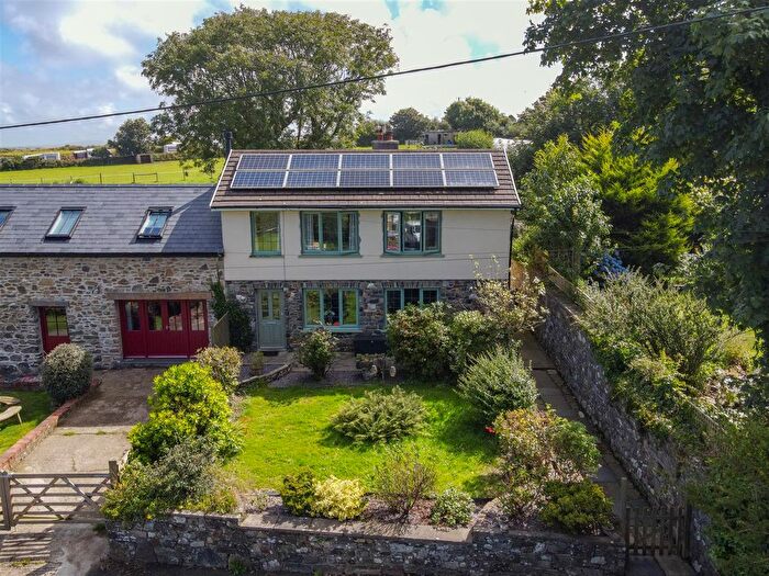 4 Bedroom Semi-detached House For Sale In Carreg Yr Onnen, Trefin, SA62