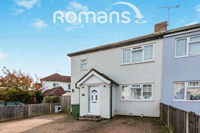 3 Bedroom Semi-Detached House To Rent In Roberts Road, Aldershot, GU12