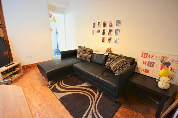 4 Bedroom Property To Rent In Rhyddings Park Road, Brynmill, Swansea, SA2