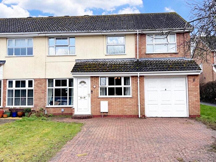 4 Bedroom Semi-Detached House For Sale In Froxhill Crescent, Brixworth, Northamptonshire, NN6